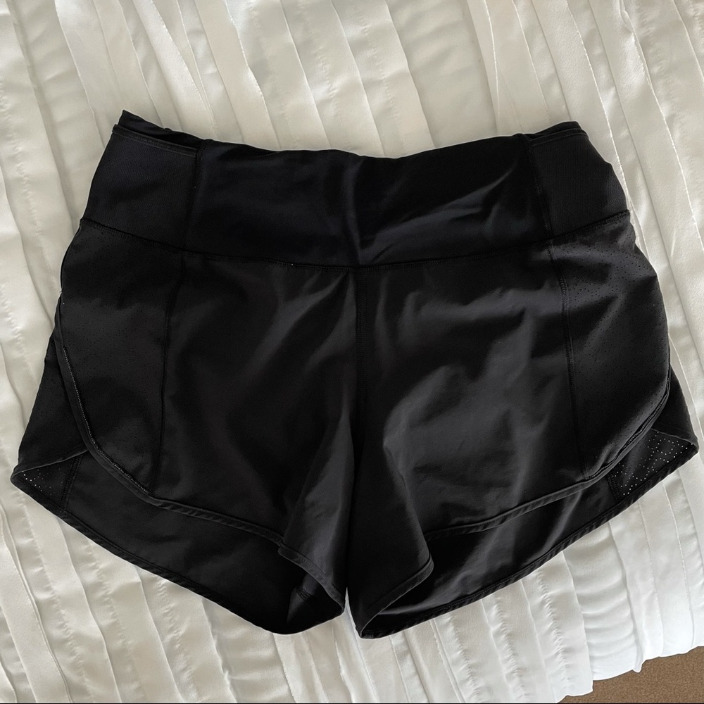 LuluLemon Real Quick Short *Perforated 3.5”